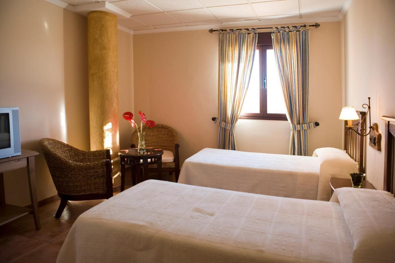 Hotel-Restaurante Cerrillo San Marcos Дьесма Экстерьер фото